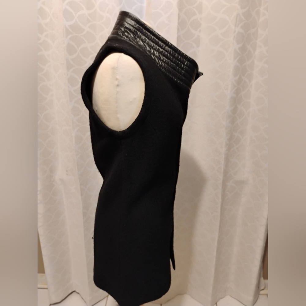 Small Wool Vest Jacket - Picture 3 of 8